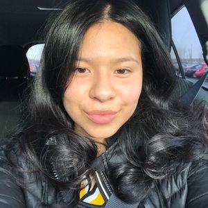 Meet your Posher, Adriana